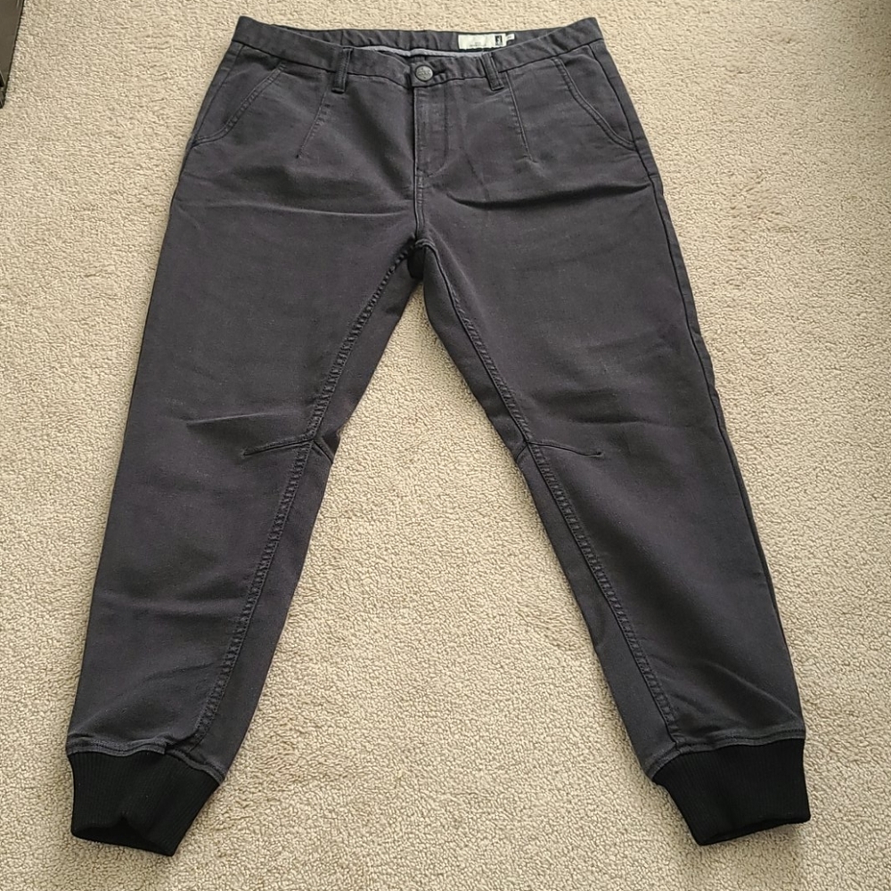 Howe dress joggers sz 34